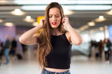 Que signifient les bourdonnements dans les oreilles ?