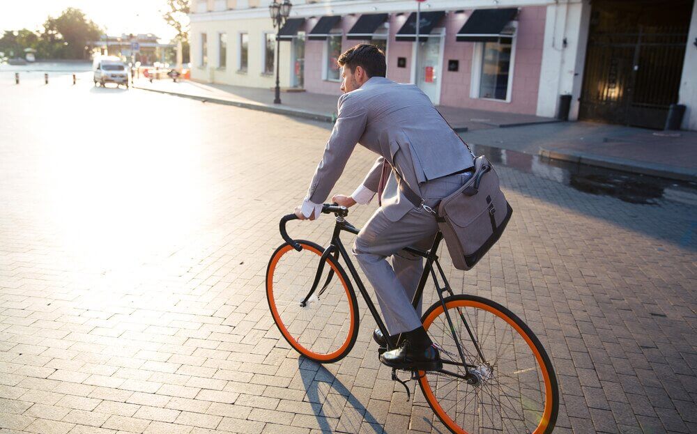 Saviez-vous que vous pouviez réduire votre stress en vous rendant au travail à vélo ? Saviez-vous que vous pouviez réduire votre stress en vous rendant au travail à vélo ?