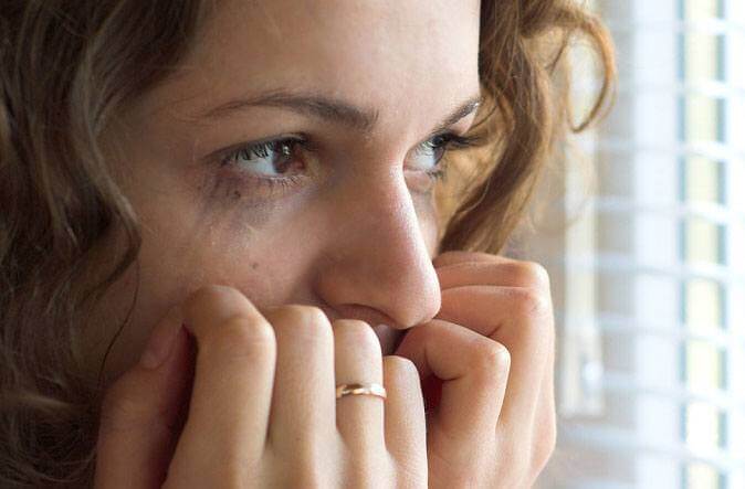 femme anxieuse