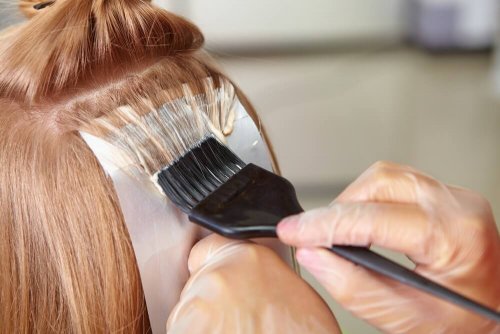 Les décolorations affectent la santé des cheveux.