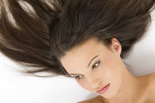 laver moins souvent les cheveux moins