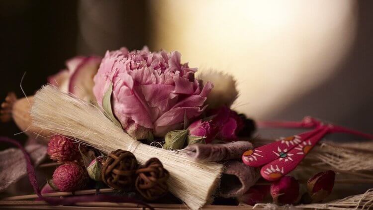 embaumez votre maison avec pétales de fleurs