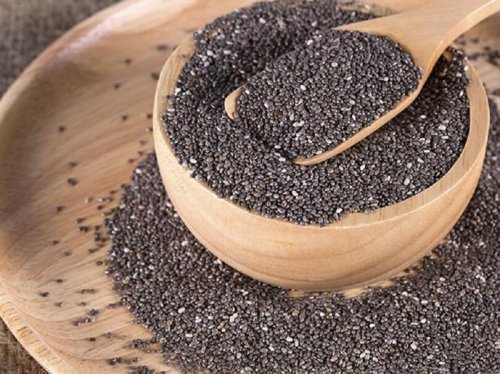 Les graines aux bienfaits pour la santé, les graines de chia.