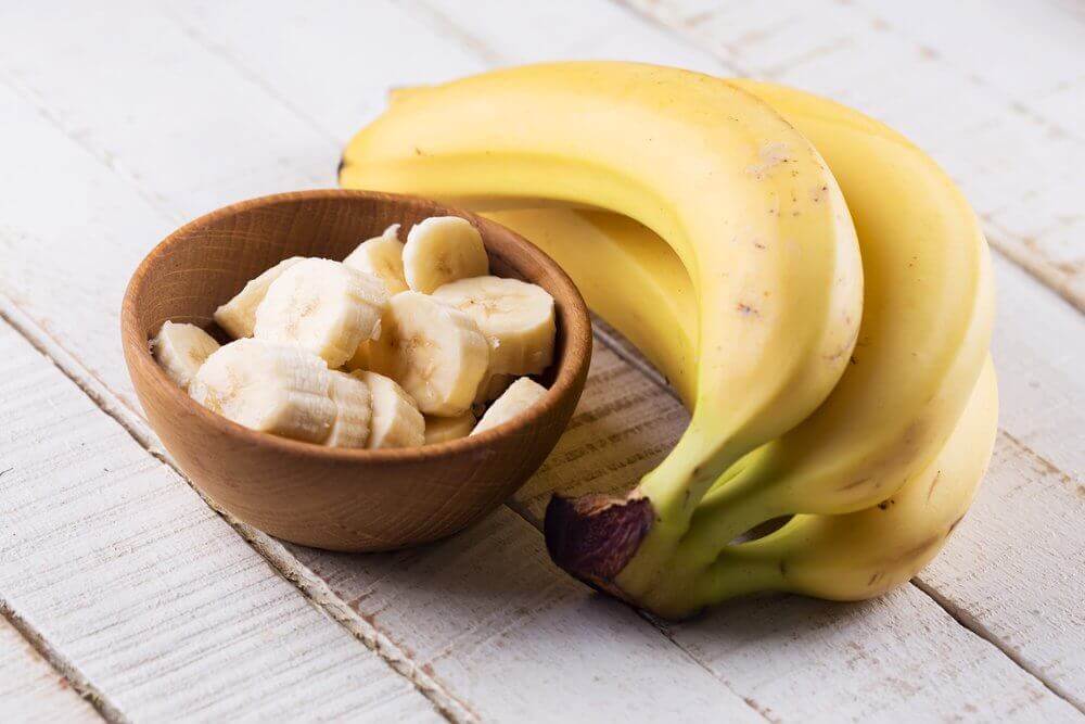 Traitements naturels contre les cheveux secs : banane et miel