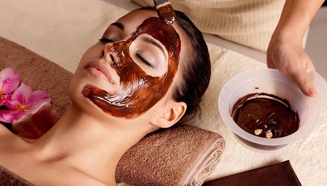 Masque chocolat pour les peaux sèches.
