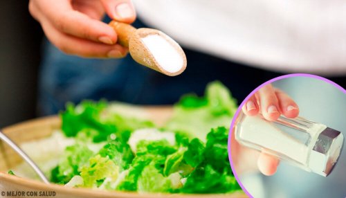 salade et cuillère de sel
