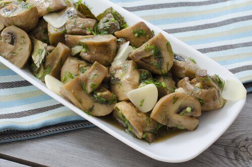 préparation de la sauce aux champignons