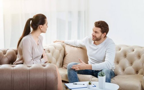 couple qui discute à la maison