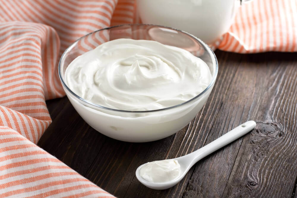 Préparation de la mayonnaise végane.