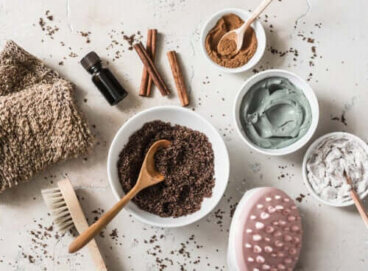 7 exfoliants faits maison et naturels pour éliminer les points noirs