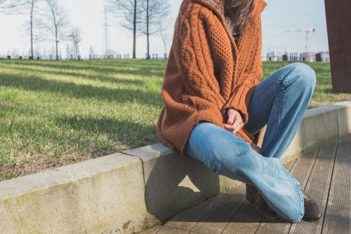 Le retour des pantalons évasés : de nouveau à la mode