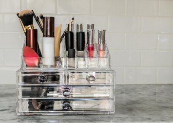Réalisez chez vous vos propres organisateurs de maquillage