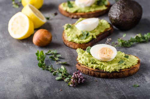 Recettes délicieuses de toast d'avocats crémeux.
