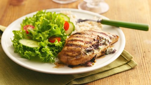 Recettes délicieuses de poitrine de poulet grillée.
