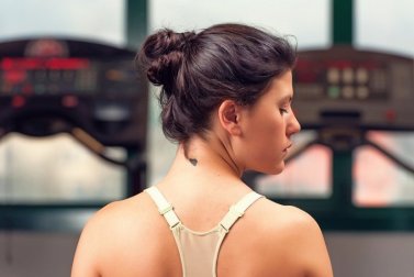 6 conseils qui aideront à garder la peau de votre cou jeune et lisse