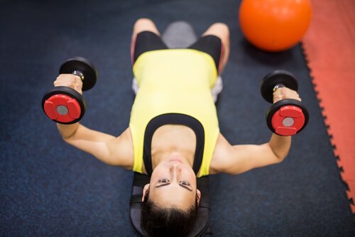 exercices pour tonifier les seins