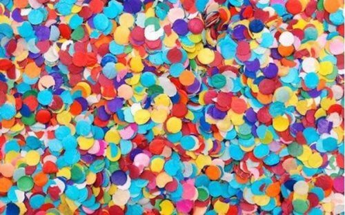 accessoires pour anniversaire : cadres avec des confettis
