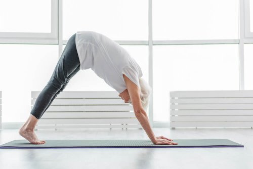 faire du yoga pour atteindre un âge avancé en bonne santé