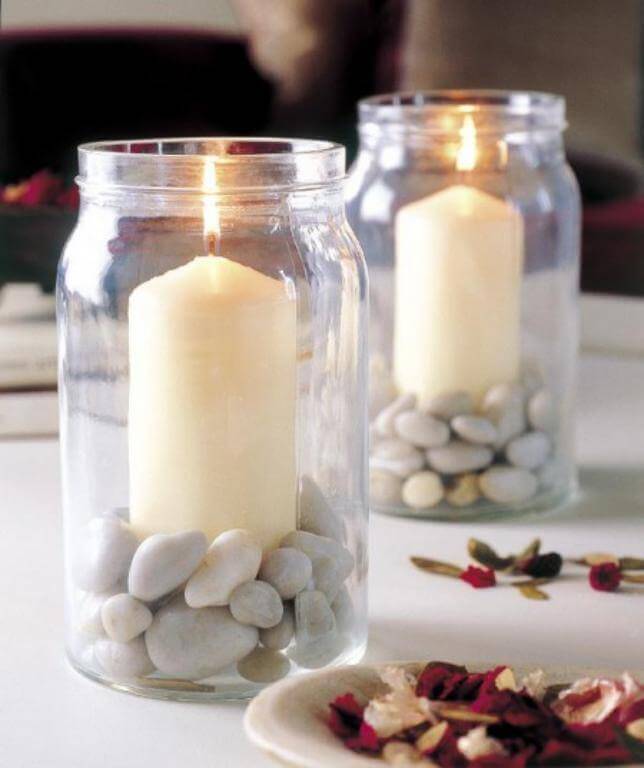 La décoration avec des bougies.