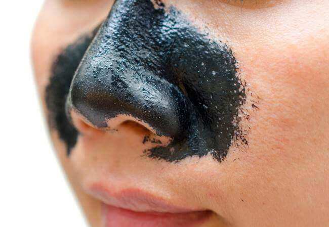 Utilisation de charbon actif contre les points noirs.
