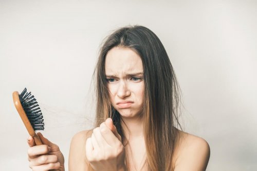 Comment traiter la chute des cheveux naturellement