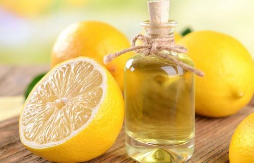 2 façons de préparer de l'huile essentielle de citron
