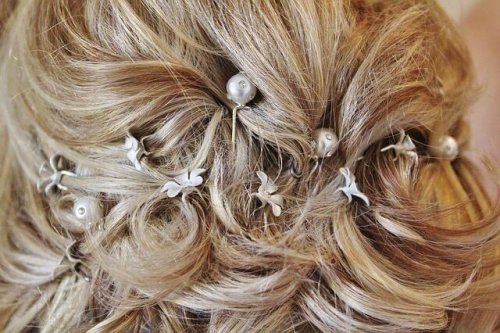 Une coiffure de mariée à partir d'une demi queue