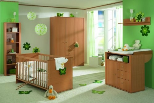 décorer la chambre de bébé avec du bois