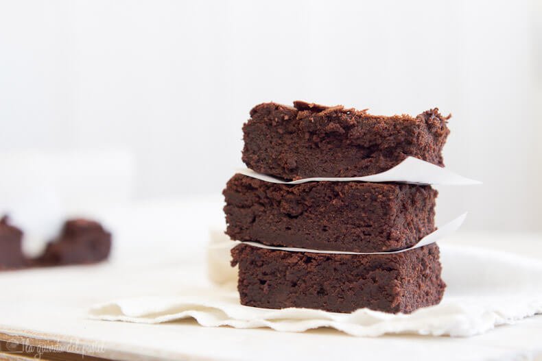 gâteau au chocolat et sorbet au fruit de la passion