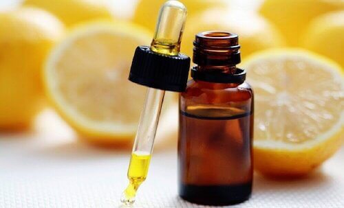 première recette d'huile essentielle de citron
