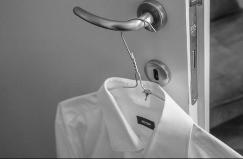 le chemiser blanc pour aller au bureau et oublier les looks ennuyeux