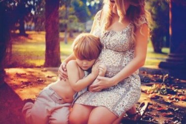 Comment préparer son enfant aîné à accueillir son frère ou sa soeur