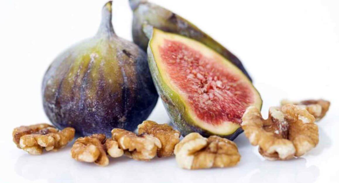 ingrédients pour préparer un pain aux figues