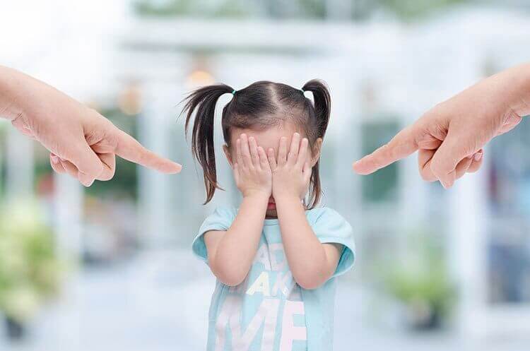 le comportement des parents toxiques