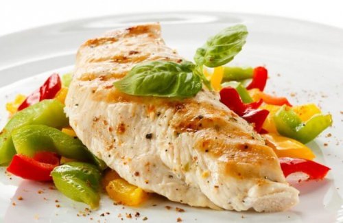 Délicieuse poitrine de poulet aux légumes