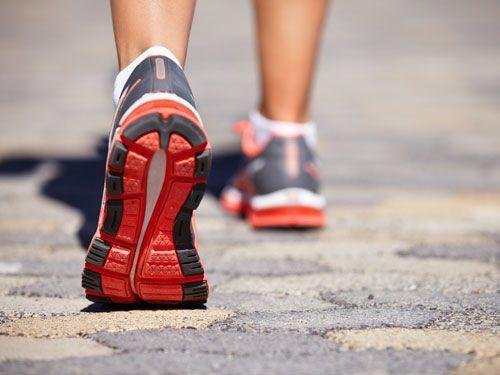 Faire une promenade pour éviter les fringales