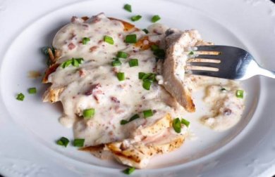 Recette de poitrines de poulet sauce au fromage