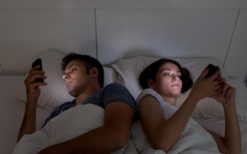Le téléphone portable nuit aux relations sociales