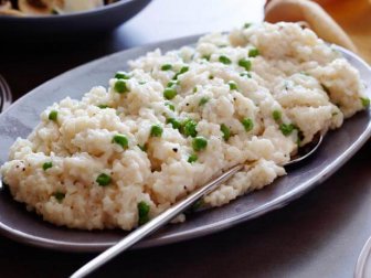 Comment préparer un délicieux risotto maison pour accompagner vos repas