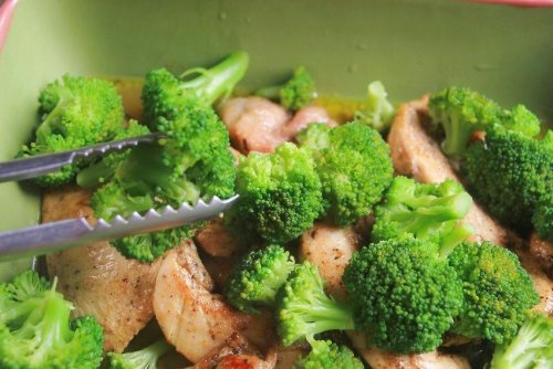 recettes au brocoli : salade au poulet