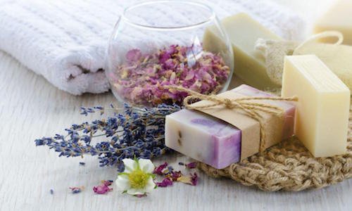 3 savons naturels à préparer chez vous
