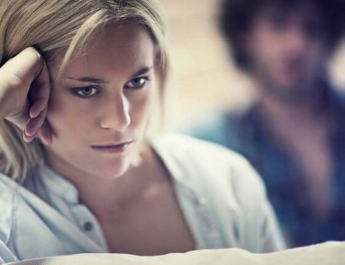 Une femme subissant le syndrome de la femme battue