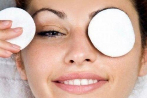 Éliminez les cernes d'une manière naturelle et efficace