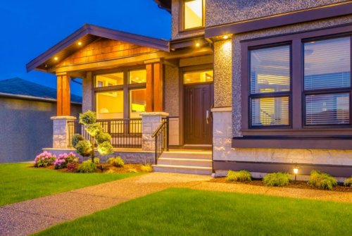 6 façons de décorer votre entrée qui rendront jaloux vos voisins !