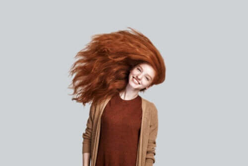 Comment maintenir un ton de cheveux cuivré