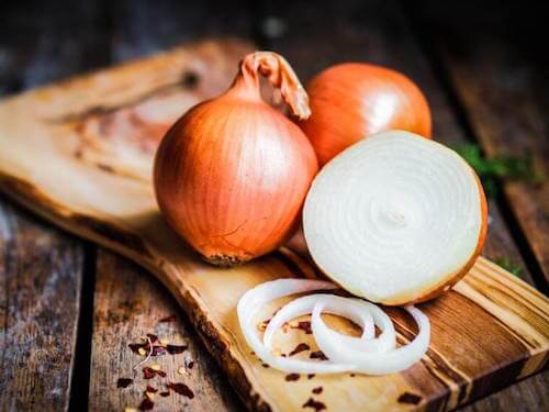 remèdes antibiotiques naturels : infusion d'oignon