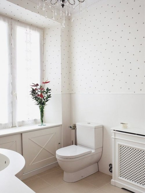 poser du papier peint dans la salle de bain