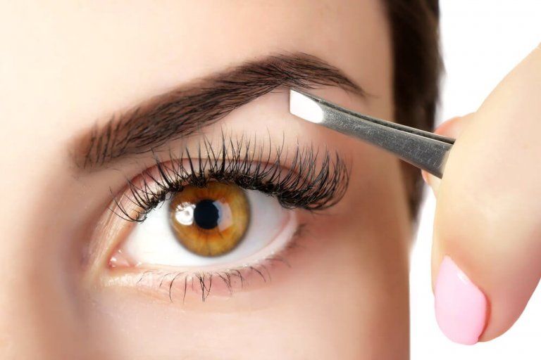 Comment obtenir des sourcils plus épais avec des remèdes naturels