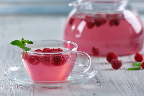 La tisane de feuilles de framboisier soigne la rubéole