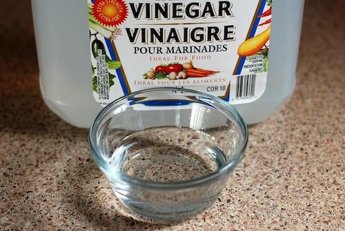 Le vinaigre blanc pour blanchir les joints